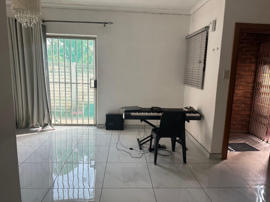 2 Bedroom Property for Sale in Rustenburg Central North West